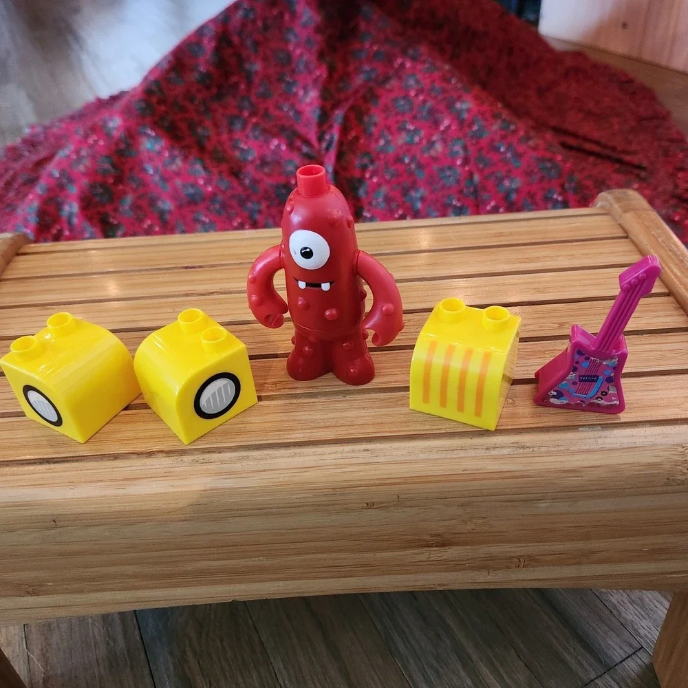 Vintage Mega Bloks Yo Gabba Gabba Plexs Tour Buggy 16 pc Building Set Incomplete